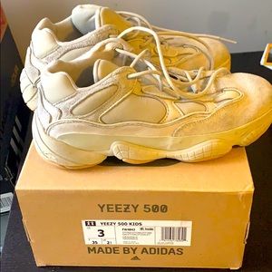 Yeezy 500 sneakers
